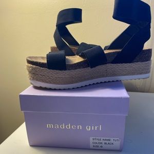 Madden Girl Tuti Sandal; Size: 6; Color: Black